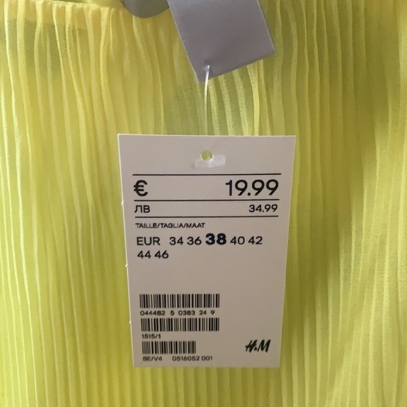 **Pleated Chiffon Camisole Top** - Picture 6 of 7